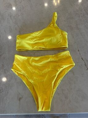NEW One-Shoulder High-Waist Yellow Bikini Set